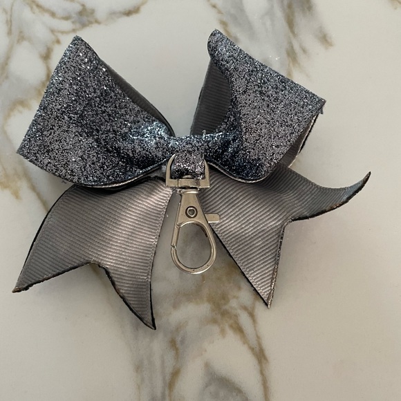 Keychain Bows - Picture 3 of 7